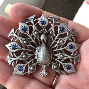 Vintage JJ Peacock Brooch Silver Tone Blue Sapphire Type Stones Lovely Condition